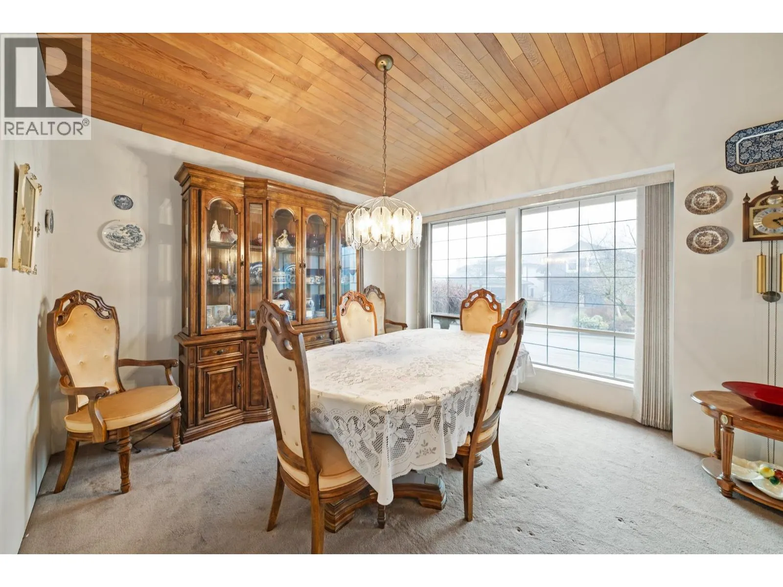 431 GLENBROOK DRIVE