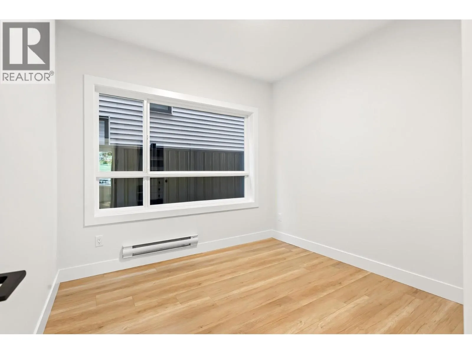 101 3532 HASTINGS STREET