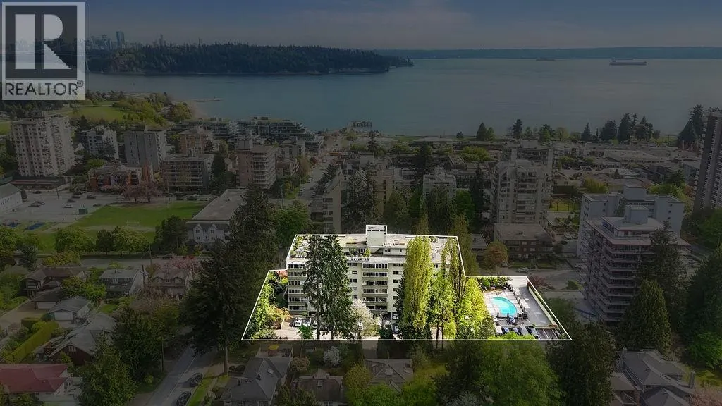 212 1425 ESQUIMALT AVENUE