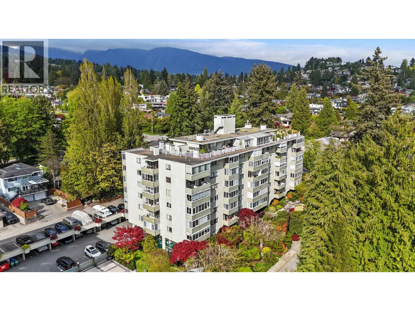 212 1425 ESQUIMALT AVENUE