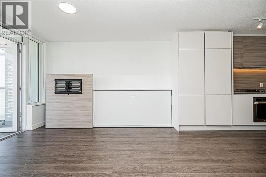 1512 908 QUAYSIDE DRIVE