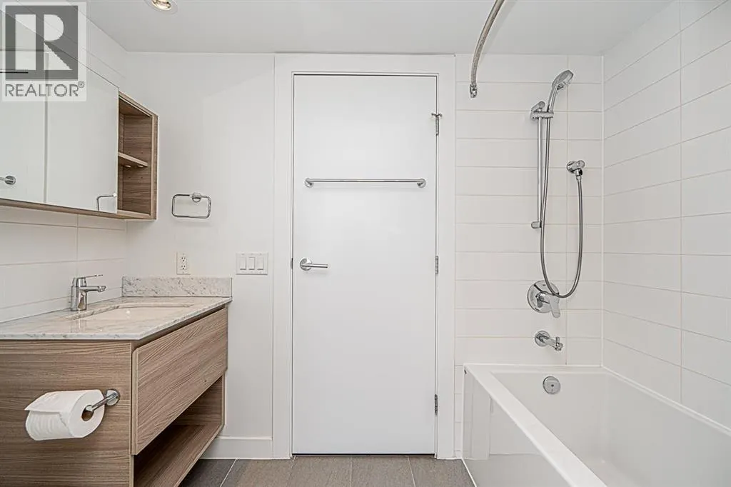 1512 908 QUAYSIDE DRIVE