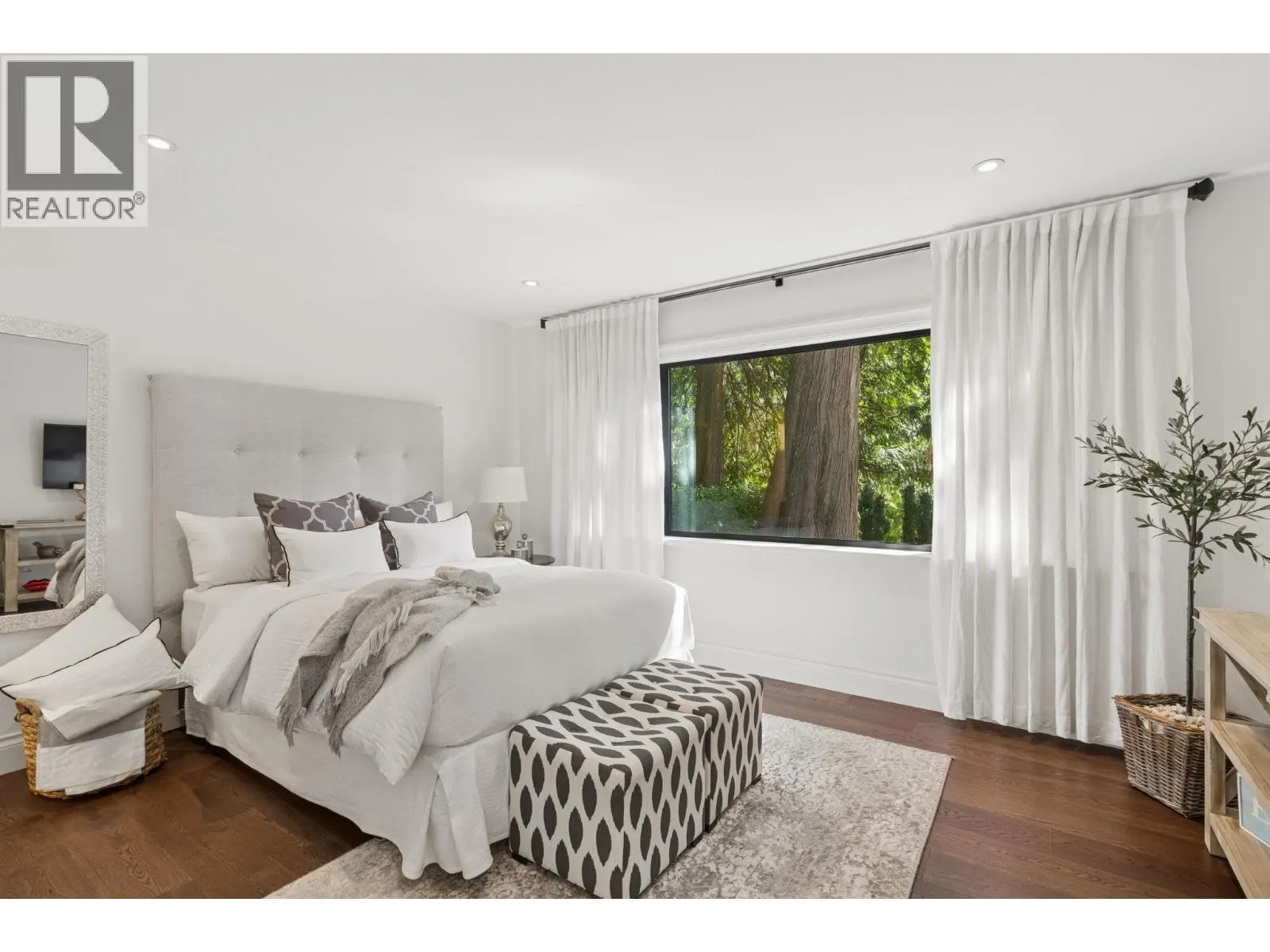435 MACBETH CRESCENT