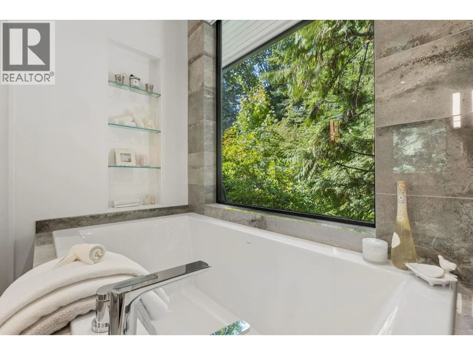 435 MACBETH CRESCENT