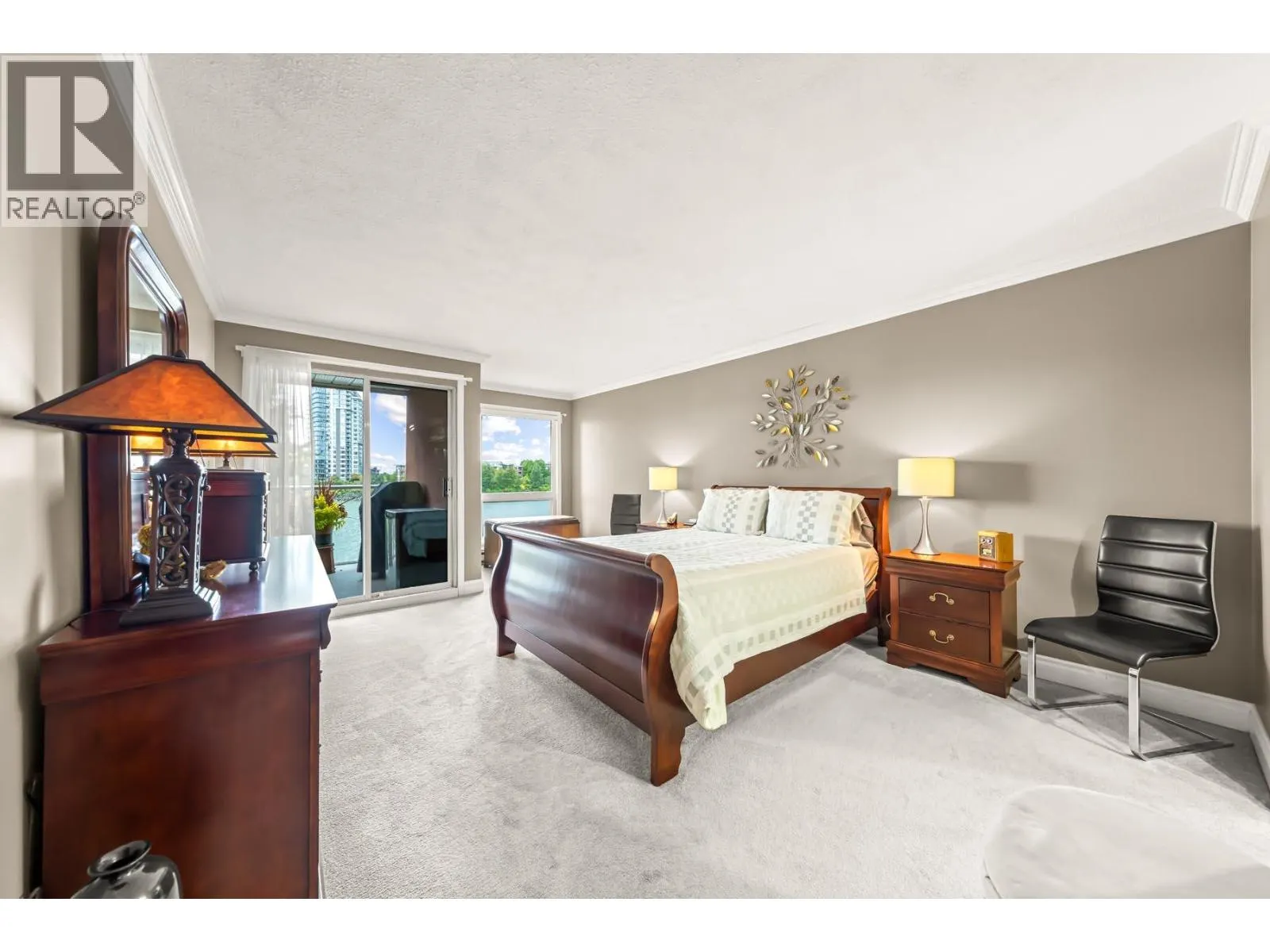 306 1230 QUAYSIDE DRIVE