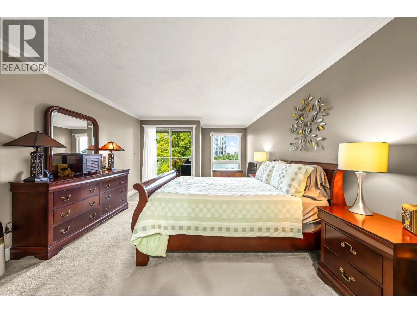 306 1230 QUAYSIDE DRIVE