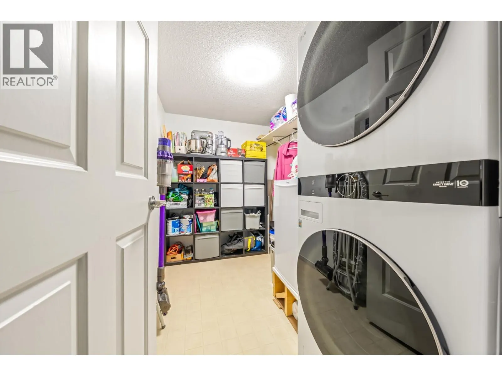 306 1230 QUAYSIDE DRIVE