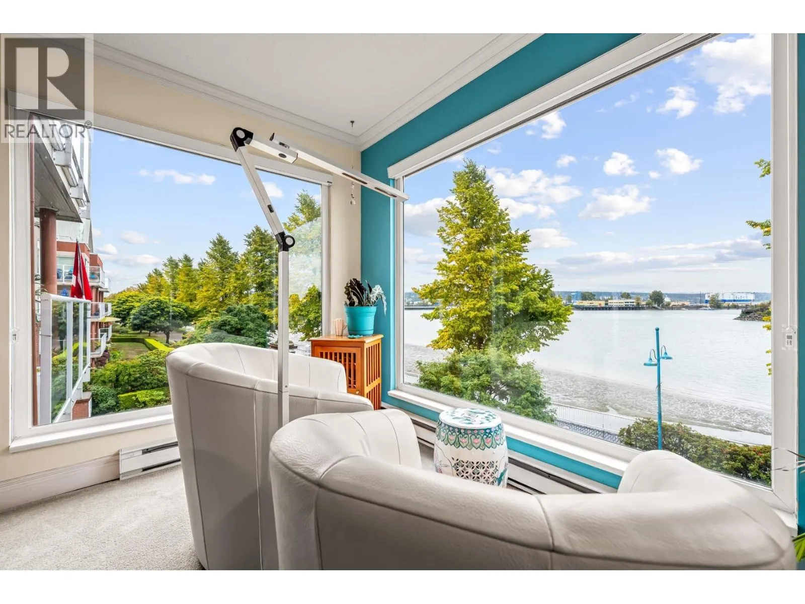 306 1230 QUAYSIDE DRIVE