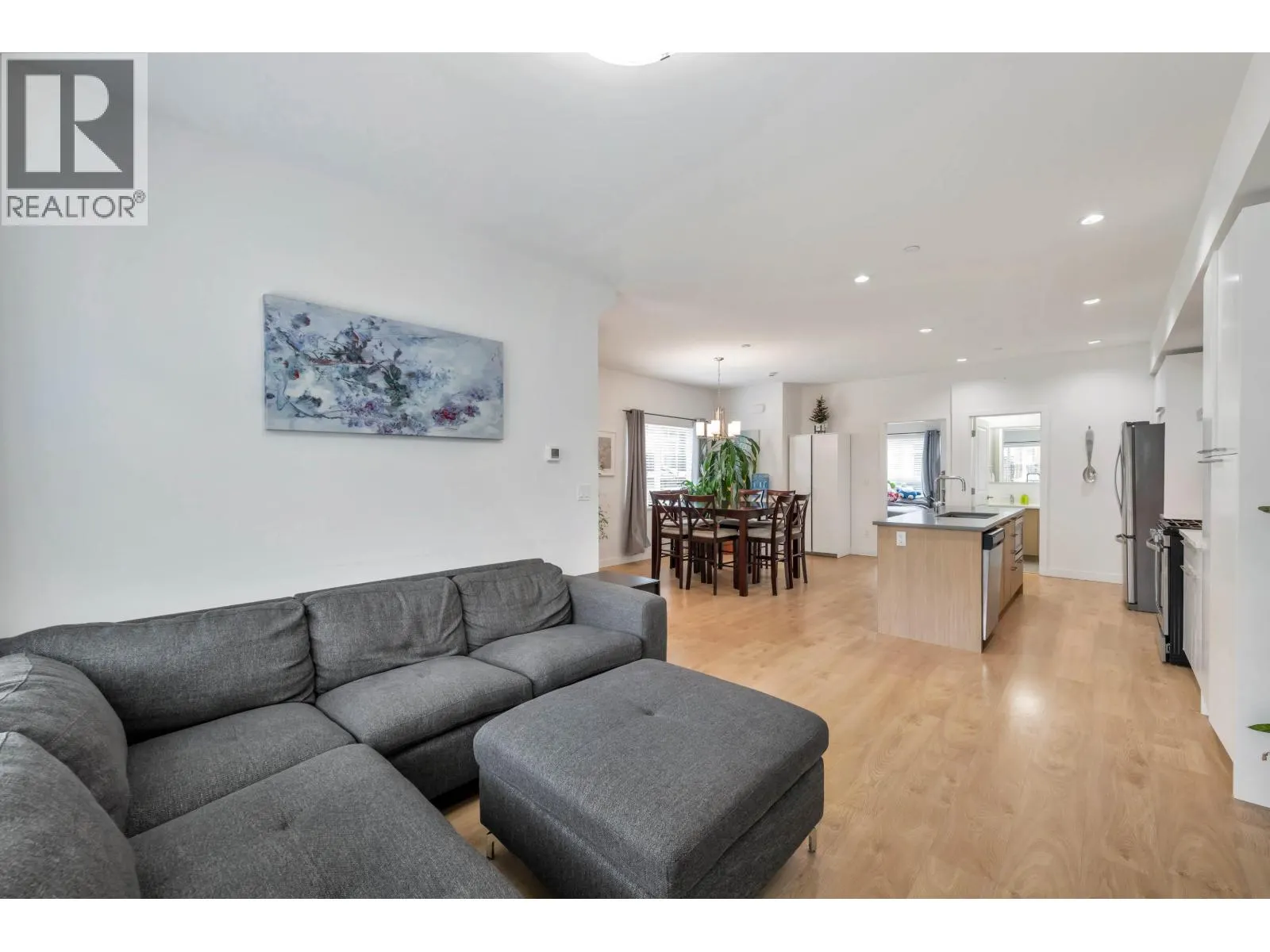 22 22810 113 AVENUE