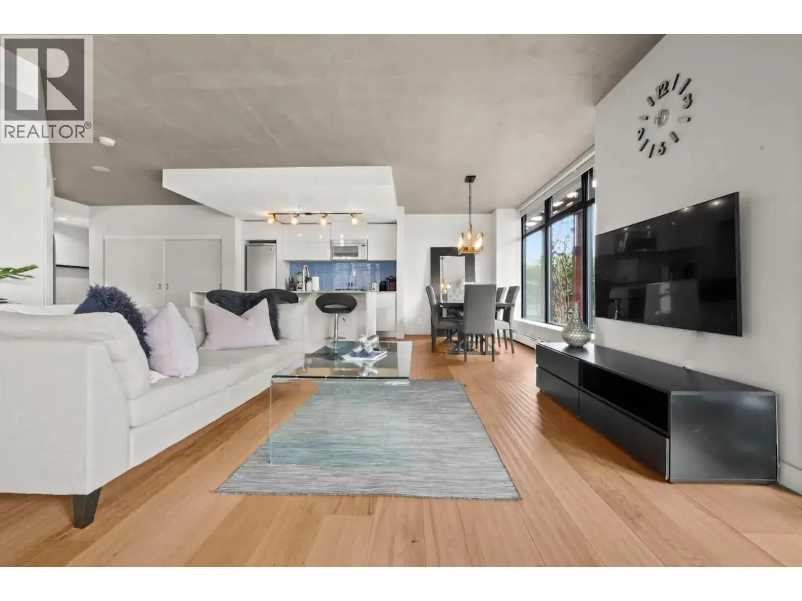906 128 W CORDOVA STREET