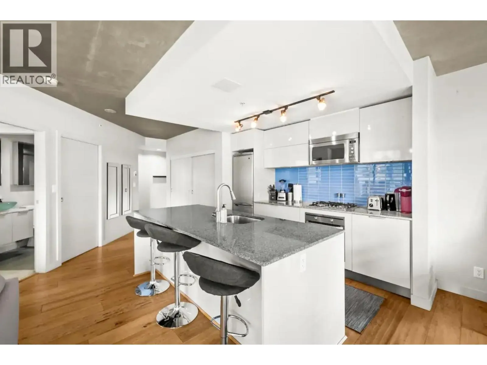 906 128 W CORDOVA STREET
