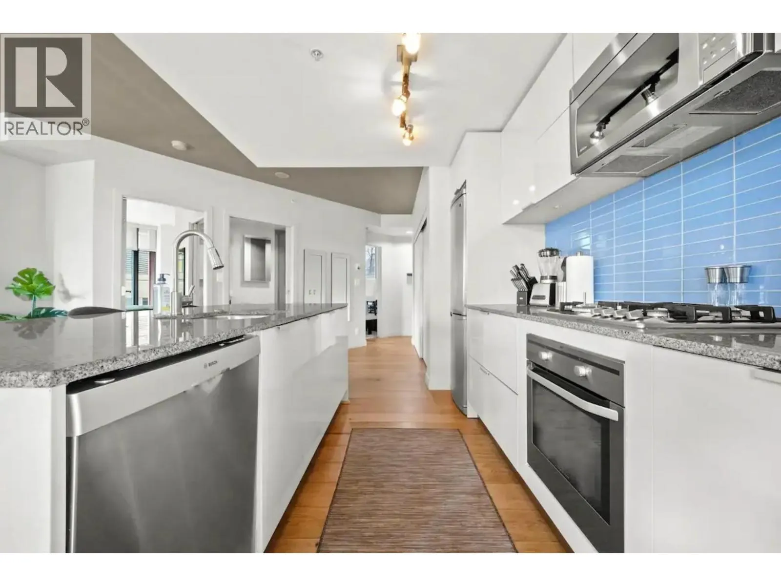 906 128 W CORDOVA STREET