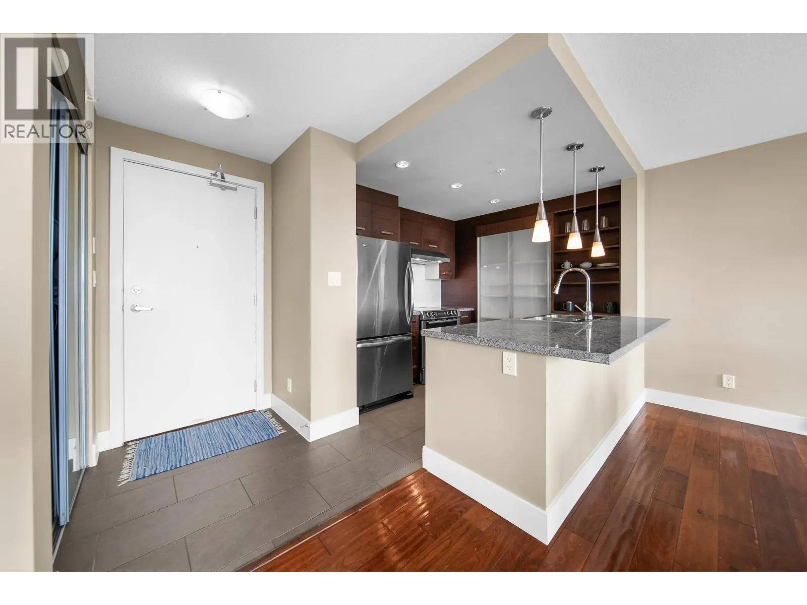 805 2959 GLEN DRIVE