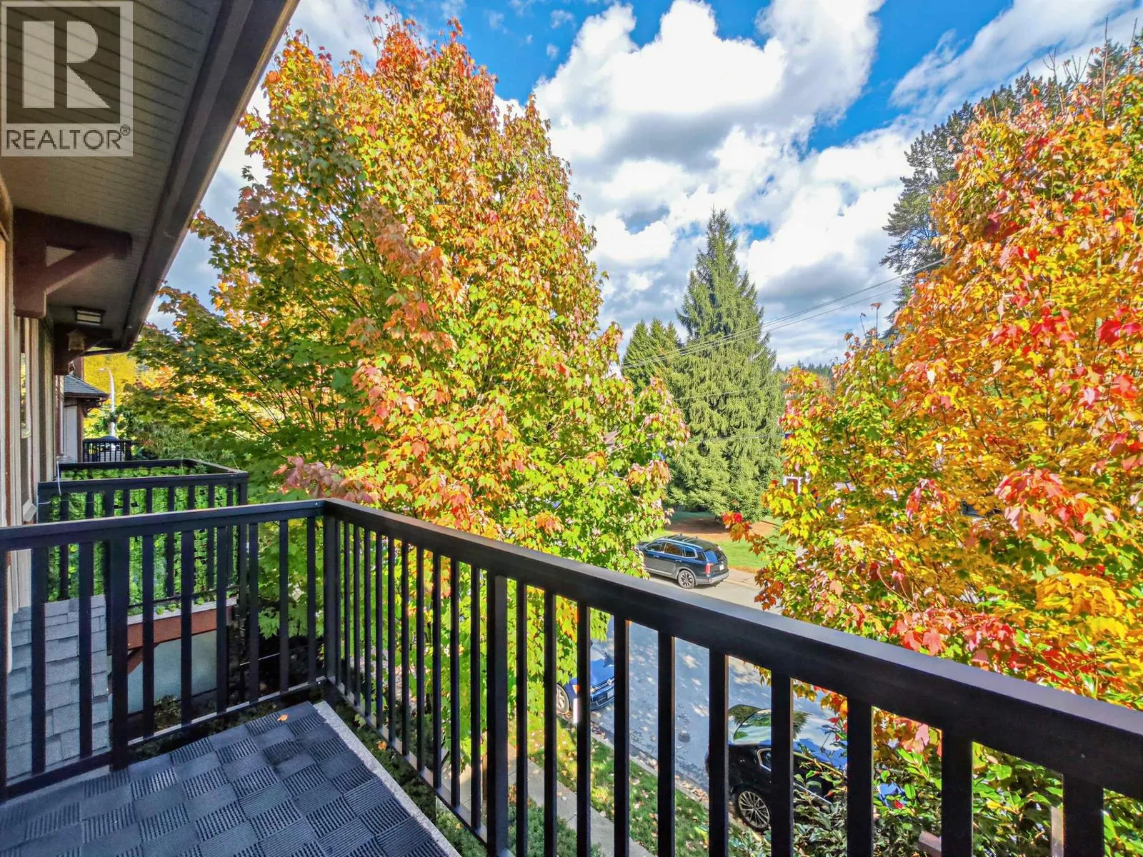 21 433 SEYMOUR RIVER PLACE