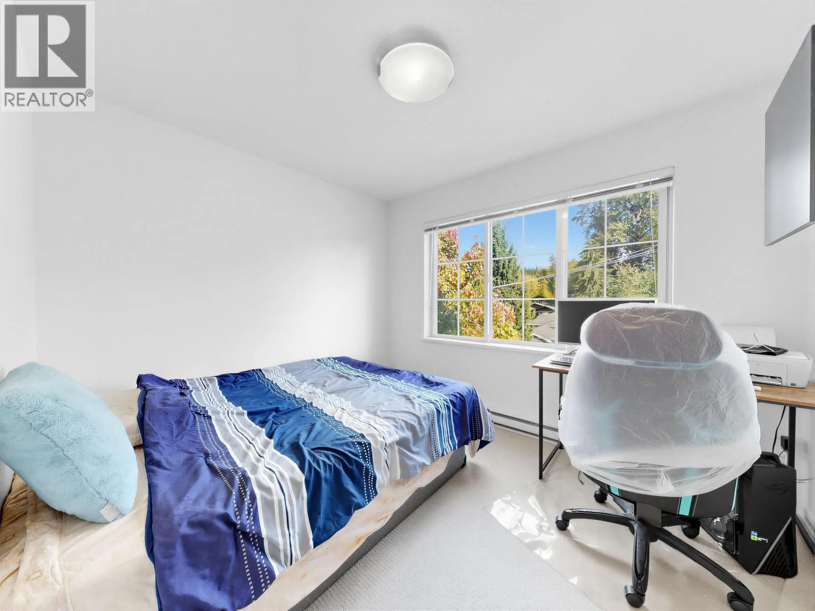 21 433 SEYMOUR RIVER PLACE