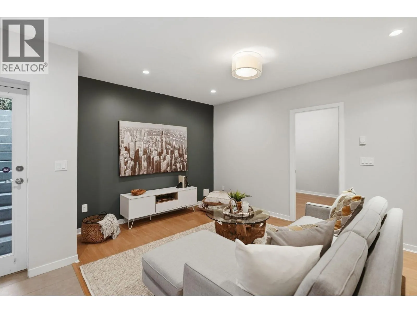 248 E 6TH STREET