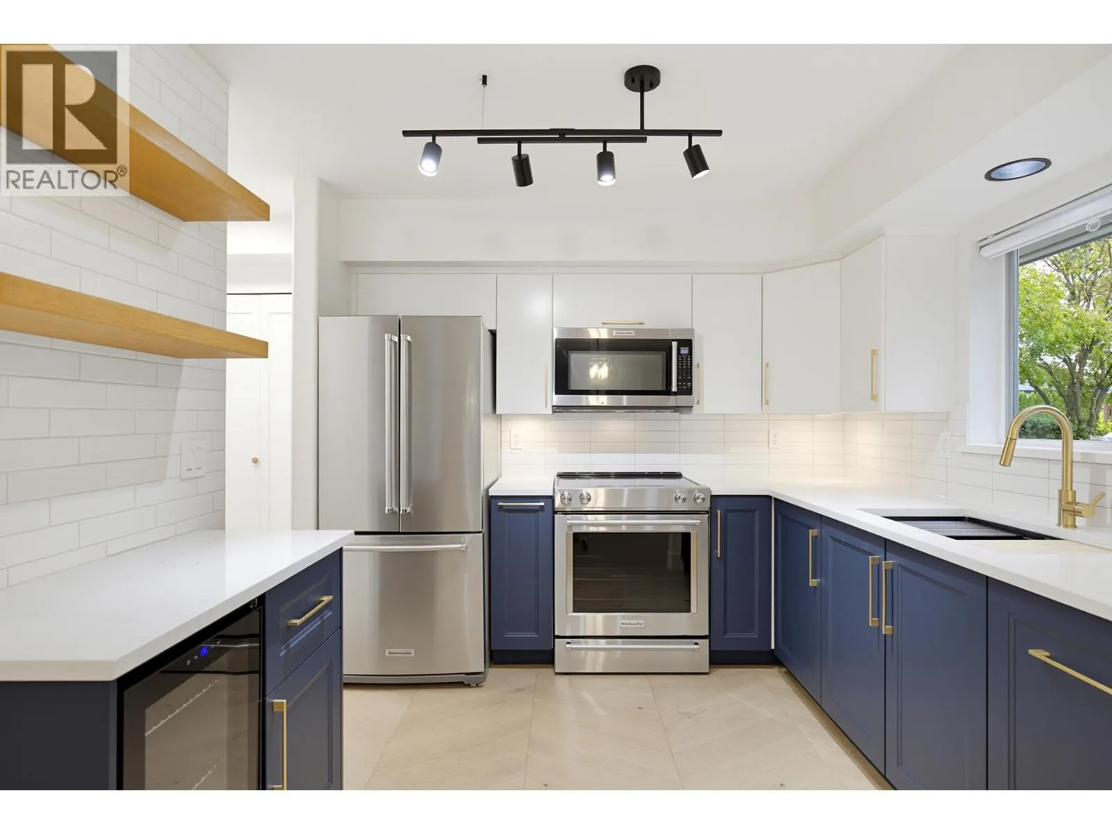 105 20556 113 AVENUE