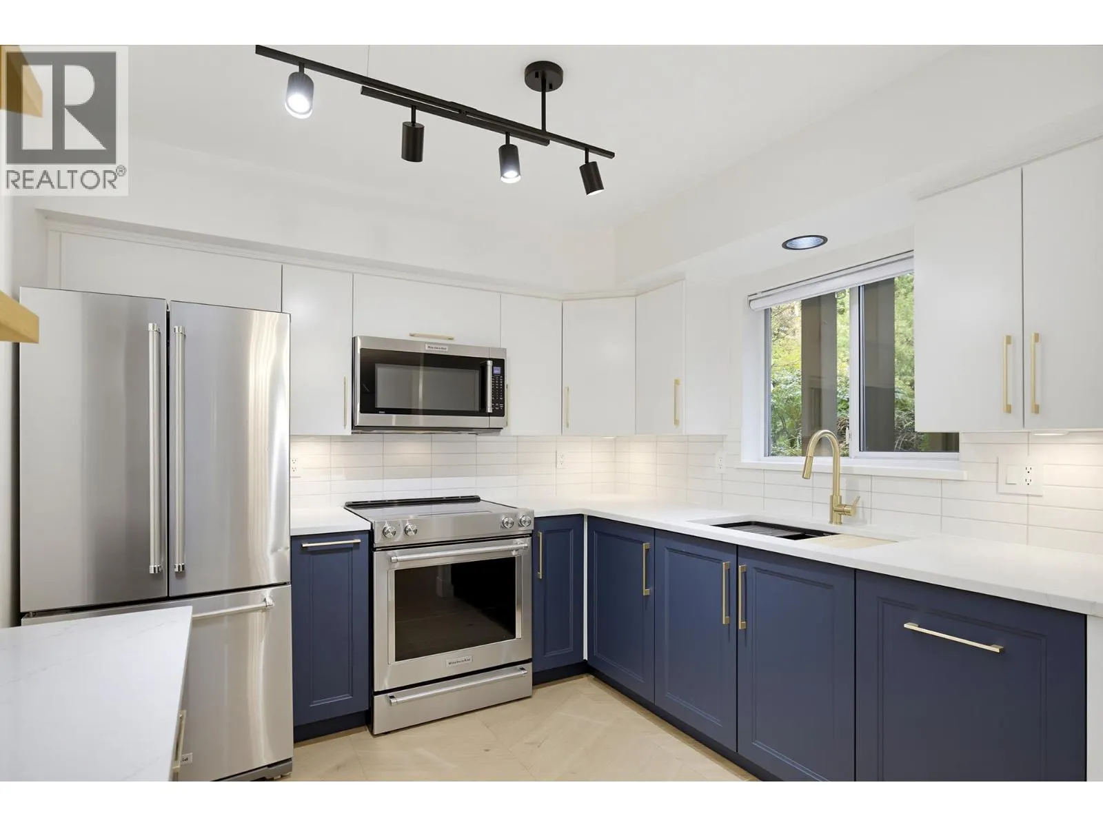 105 20556 113 AVENUE