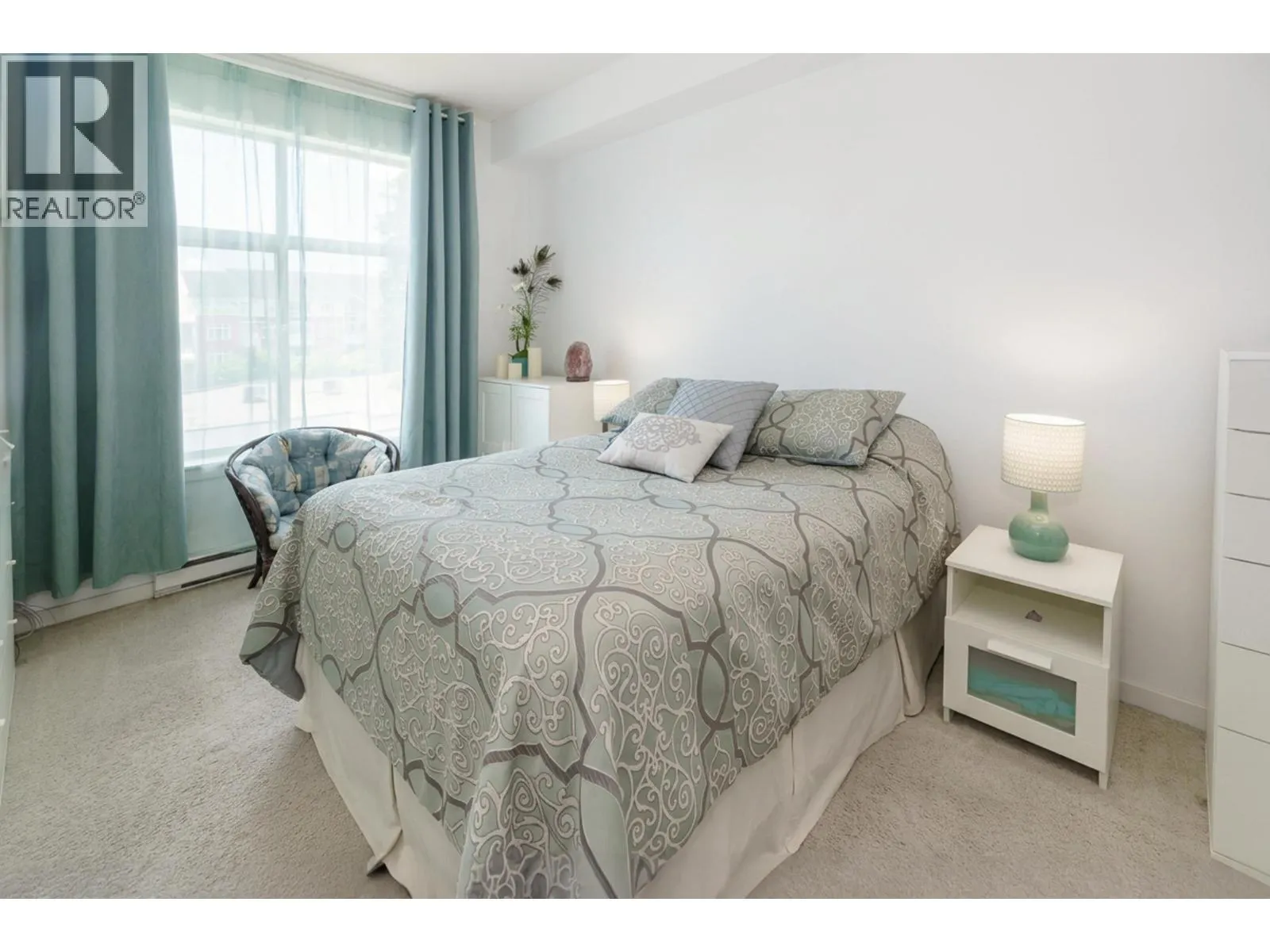 310 2336 WHYTE AVENUE