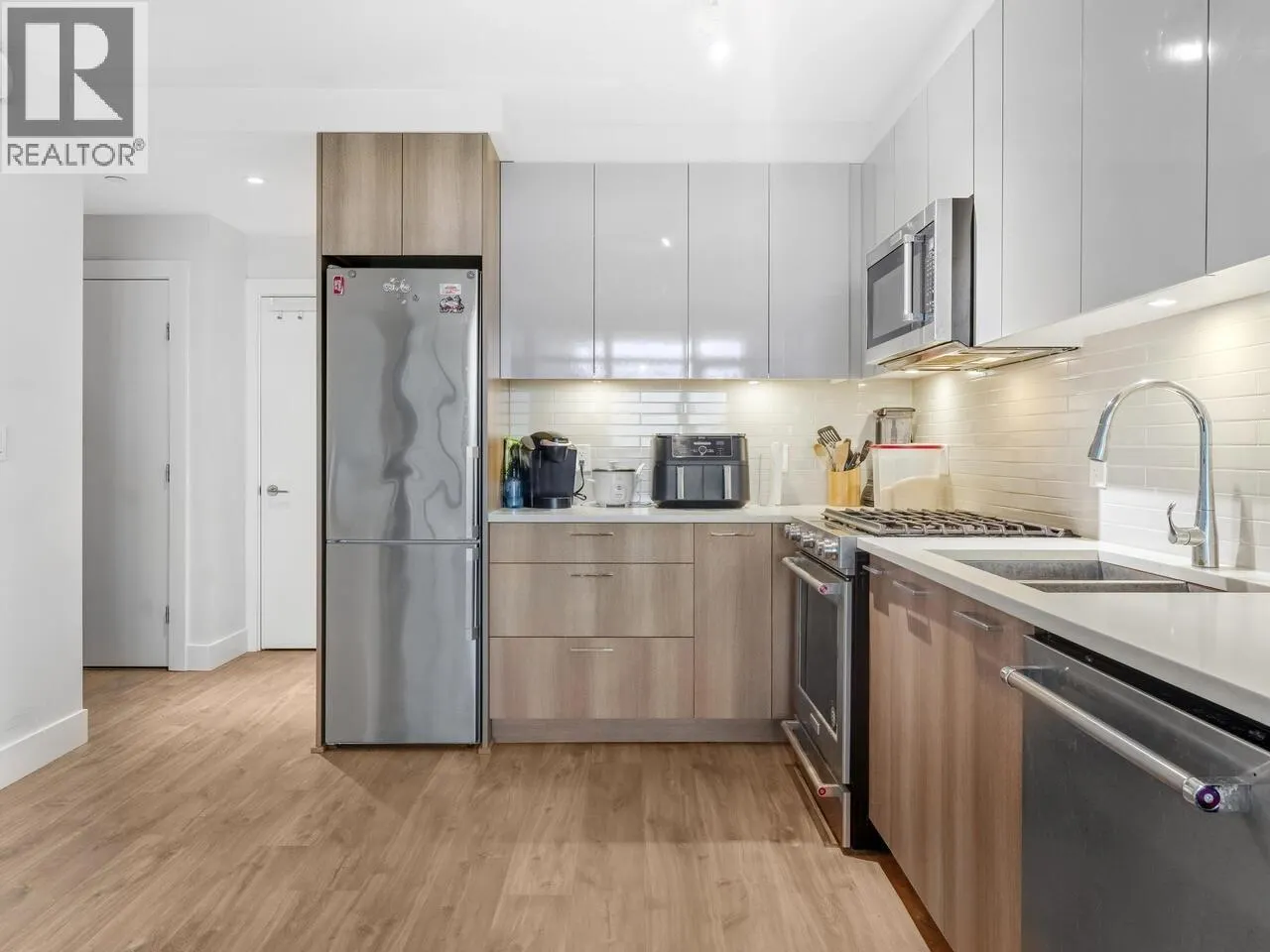 501 258 NELSON'S COURT