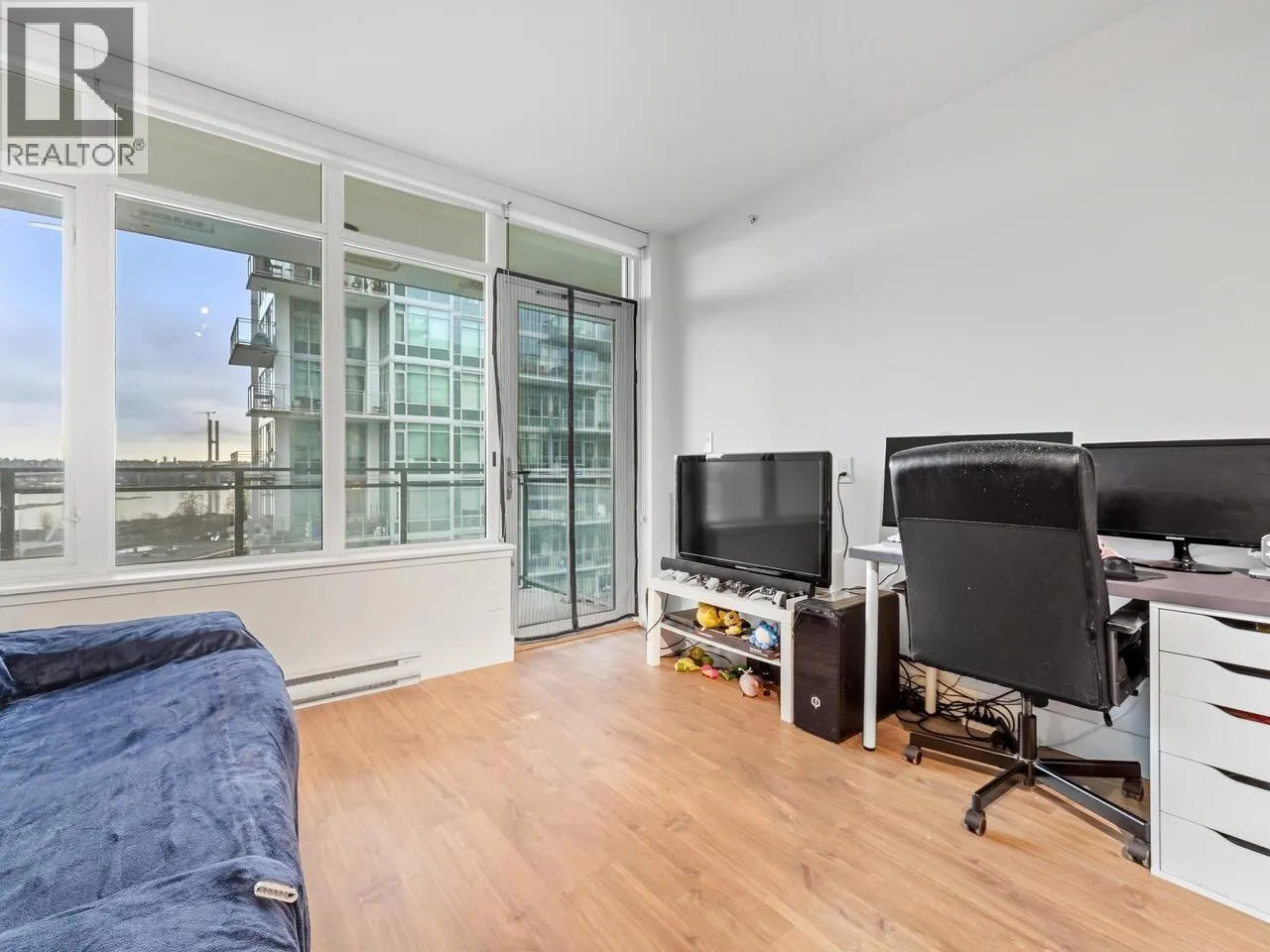 501 258 NELSON'S COURT