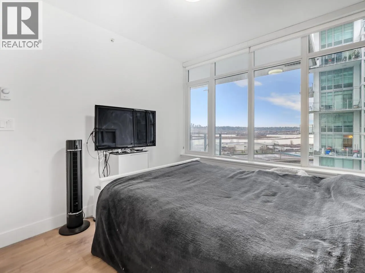 501 258 NELSON'S COURT