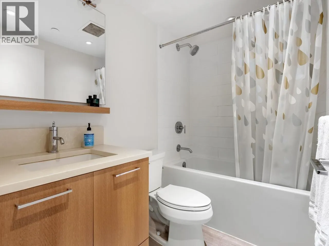501 258 NELSON'S COURT