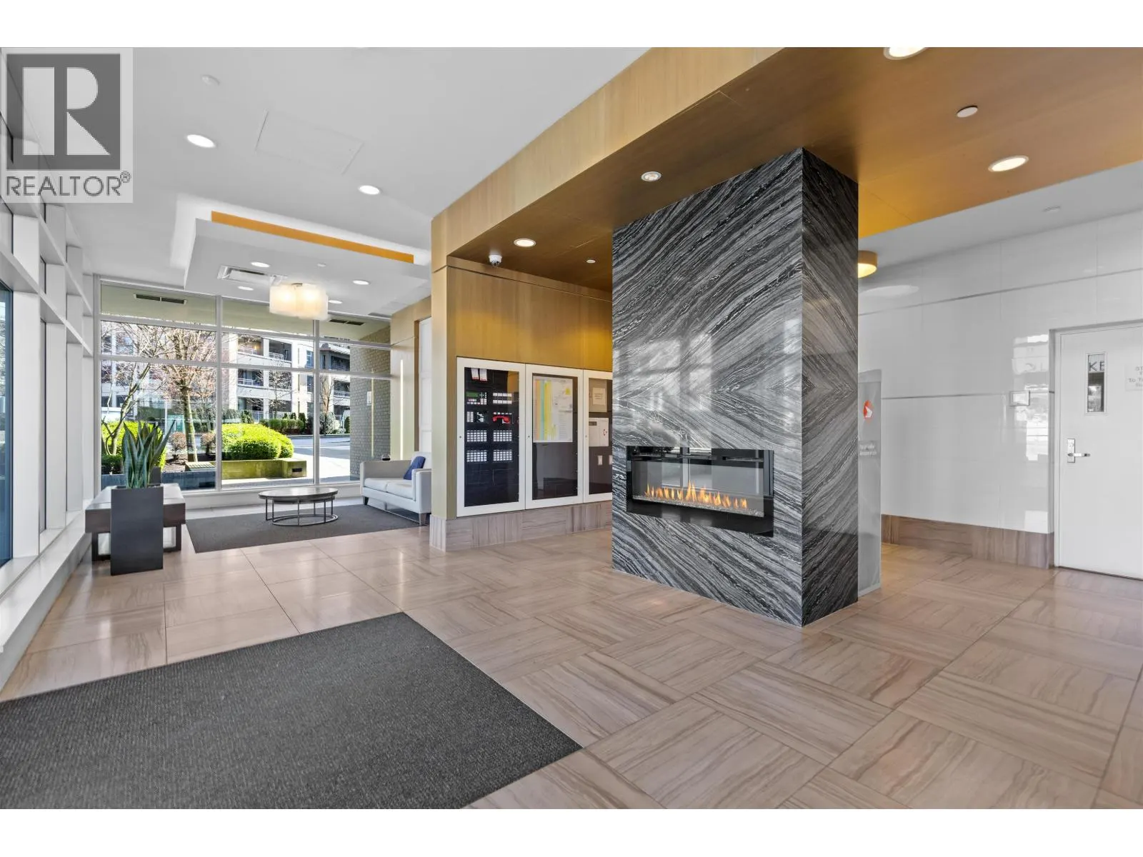 2501 602 COMO LAKE AVENUE