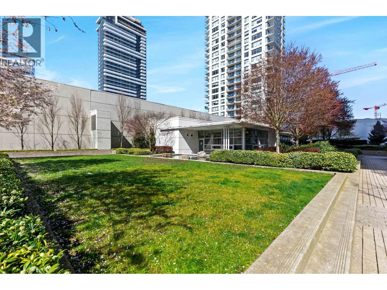 2501 602 COMO LAKE AVENUE