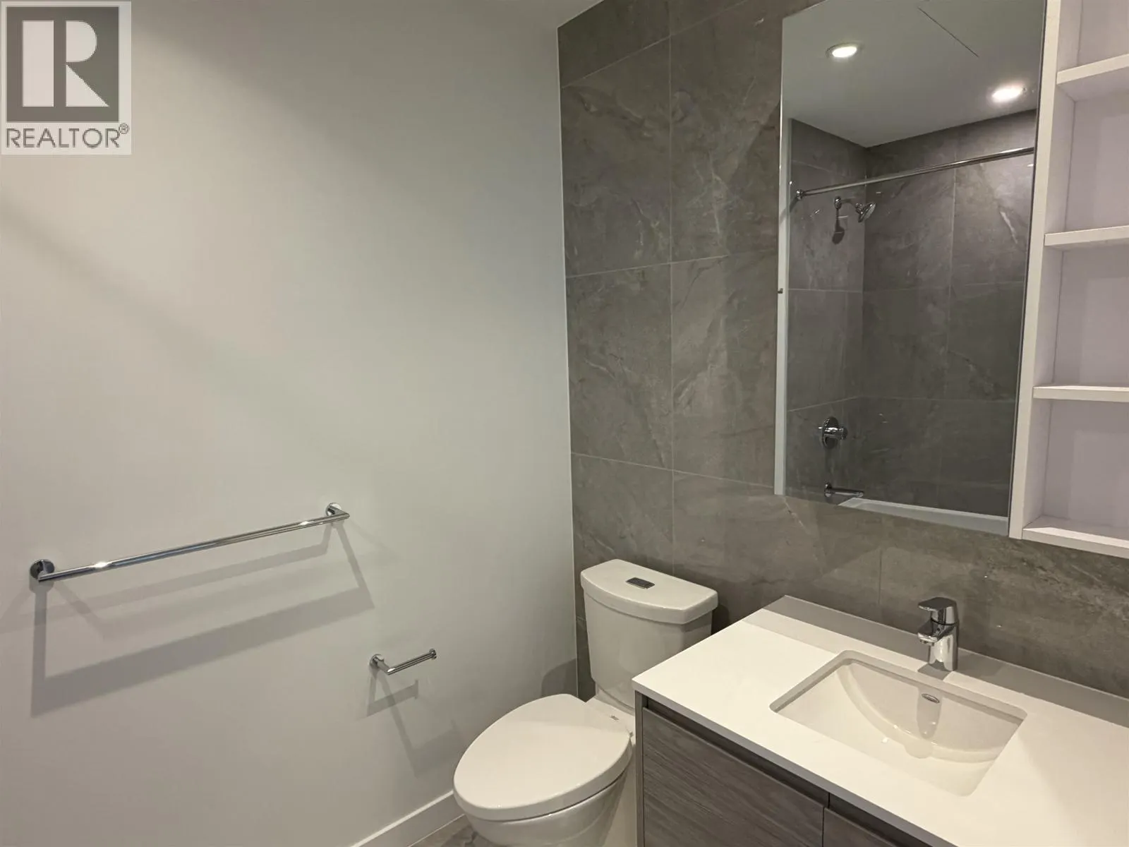 3005 680 QUAYSIDE DRIVE