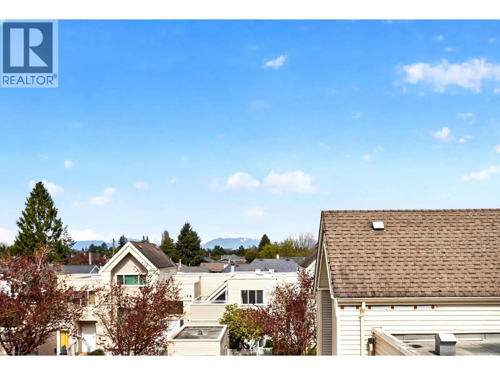 19 5661 LADNER TRUNK ROAD