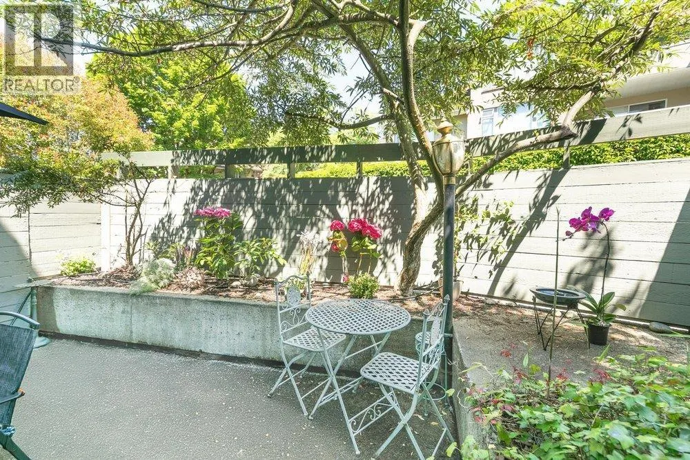 208 2119 BELLEVUE AVENUE