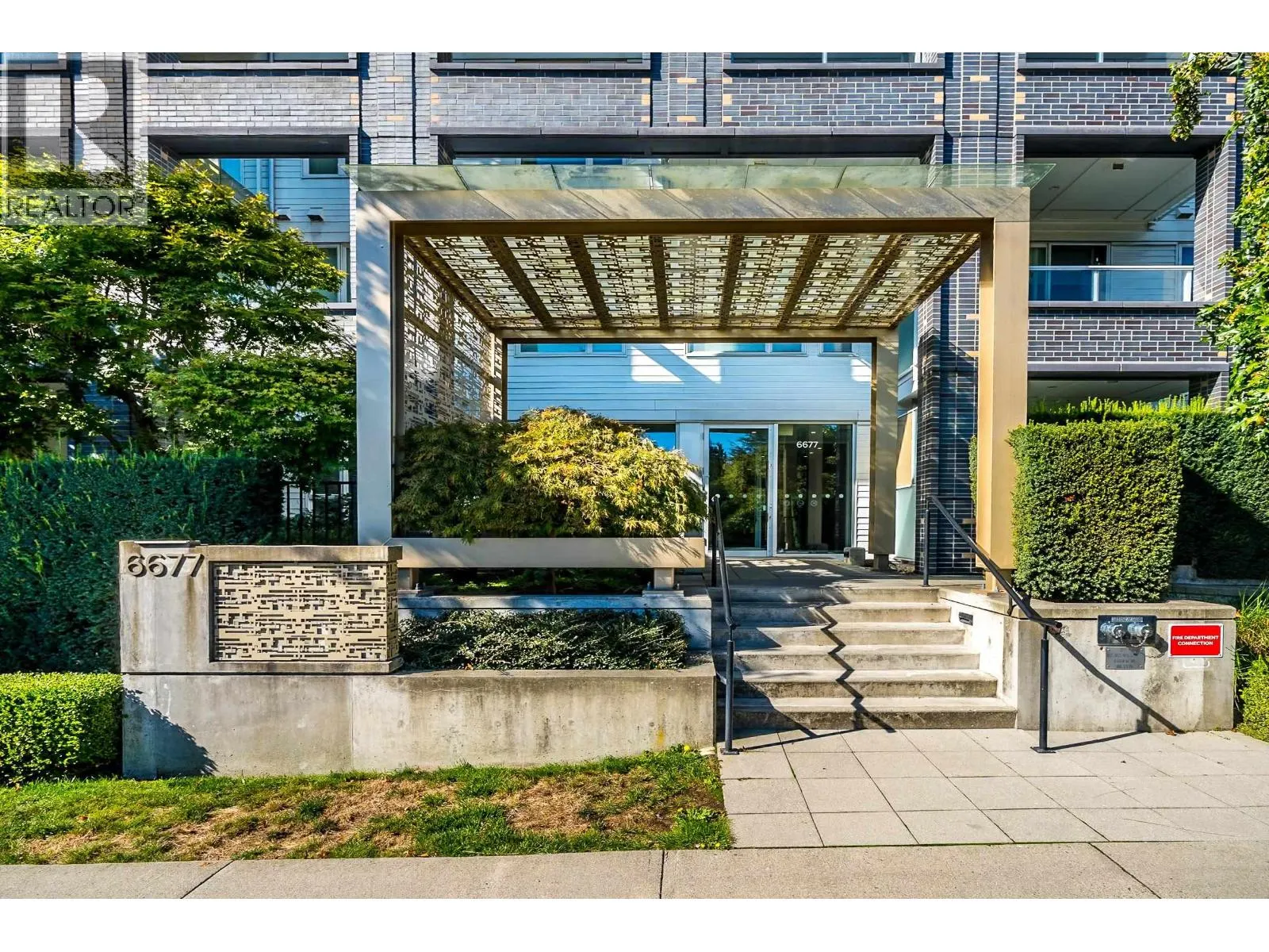 602 6677 CAMBIE STREET