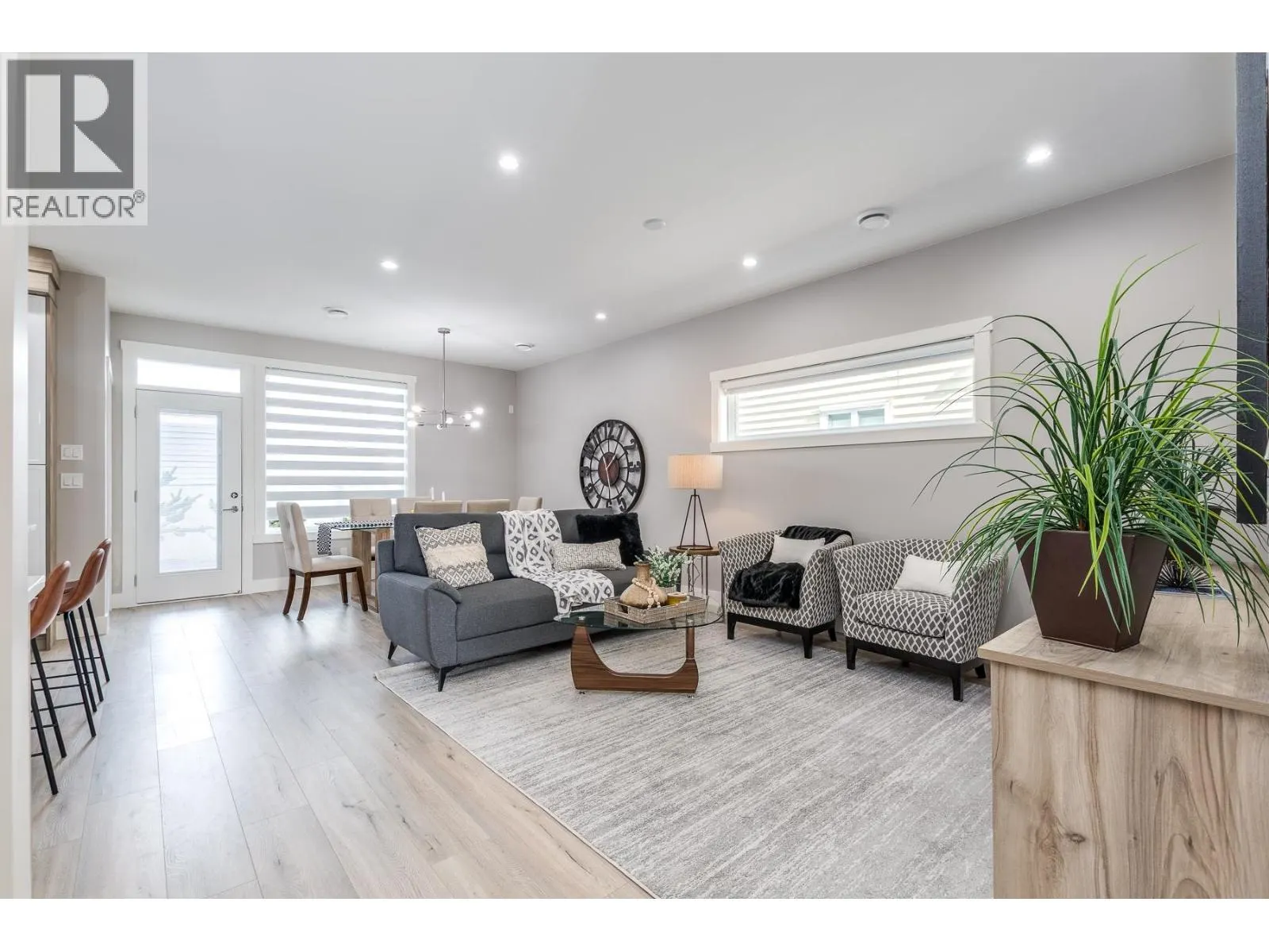 3427 VICTORIA DRIVE