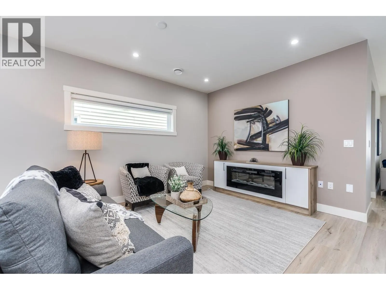 3427 VICTORIA DRIVE