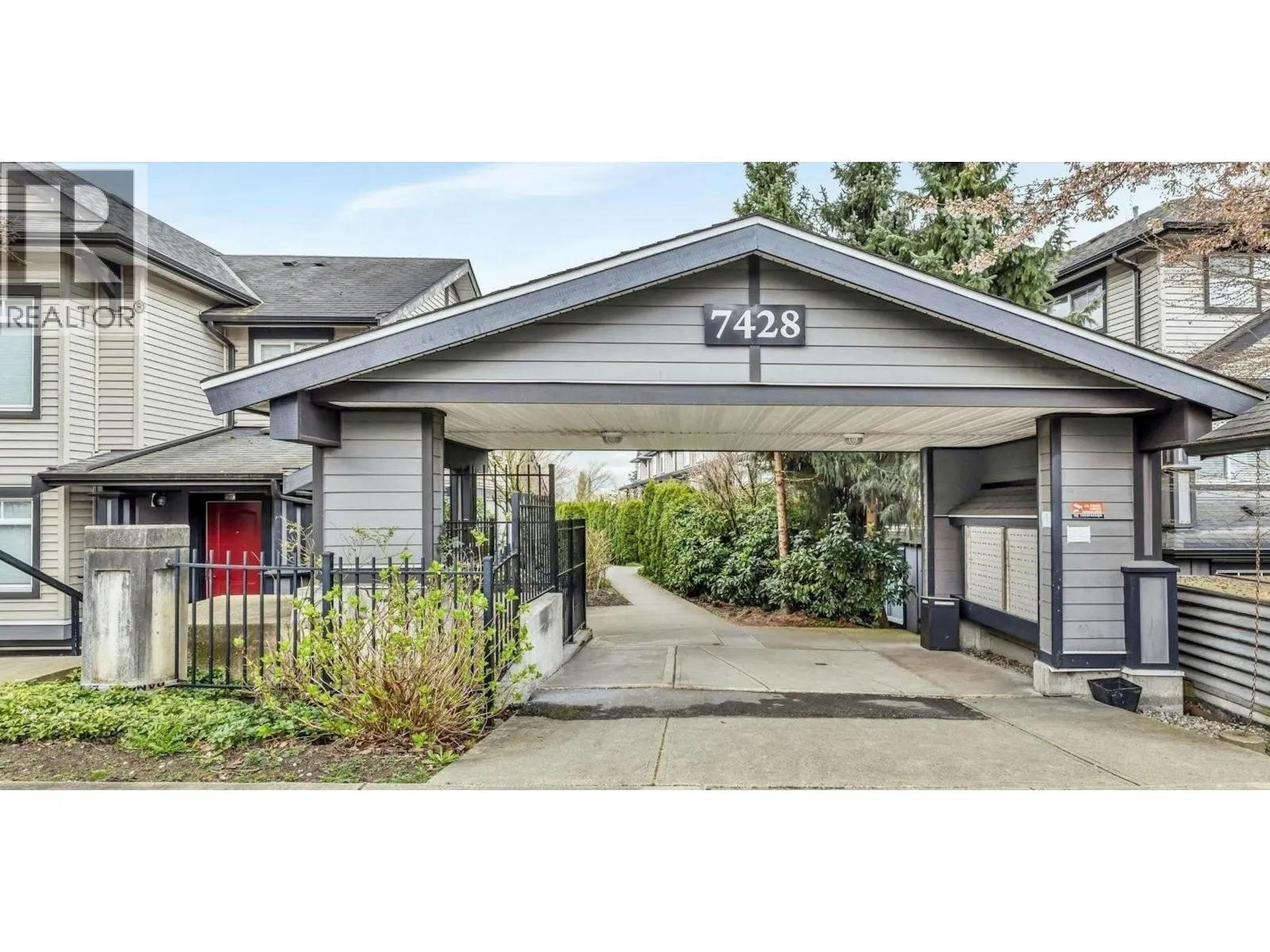 57 7428 14TH AVENUE