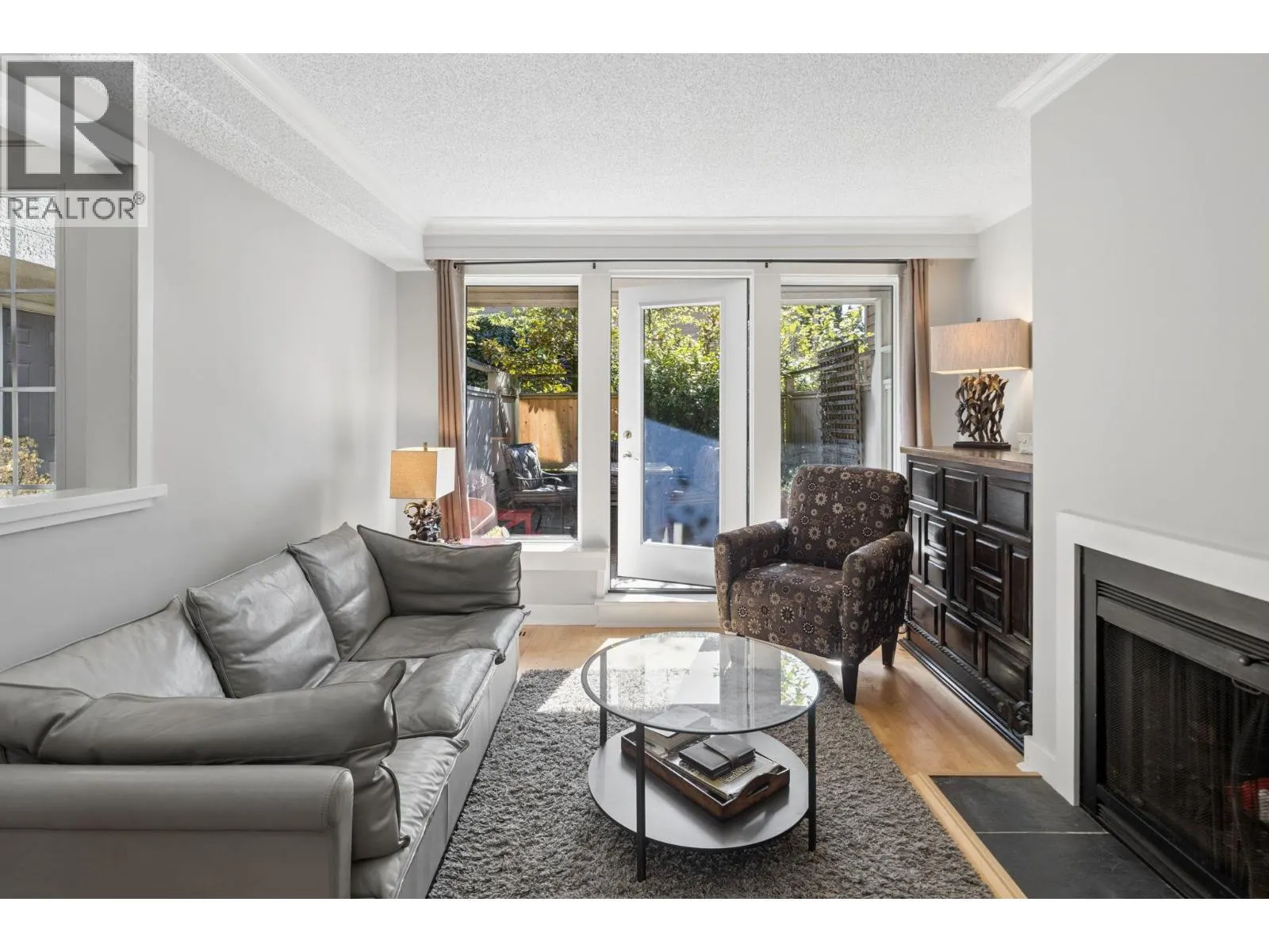 3 230 W 15TH STREET