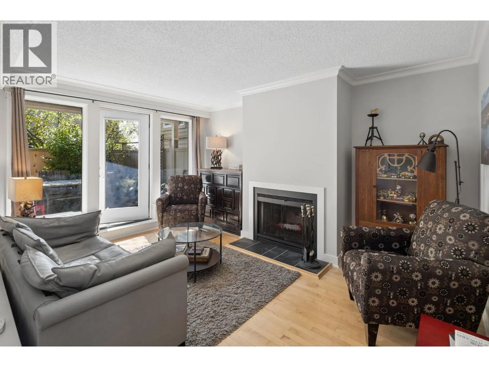3 230 W 15TH STREET