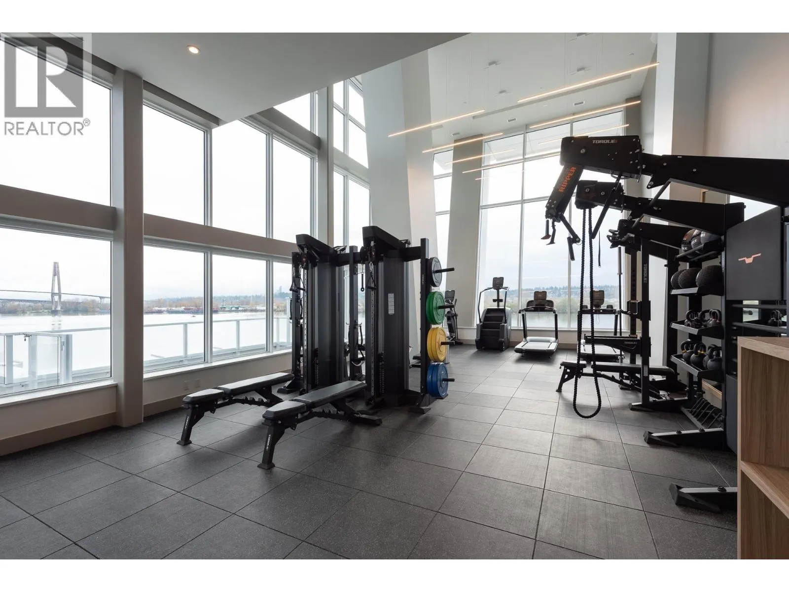 3106 680 QUAYSIDE DRIVE