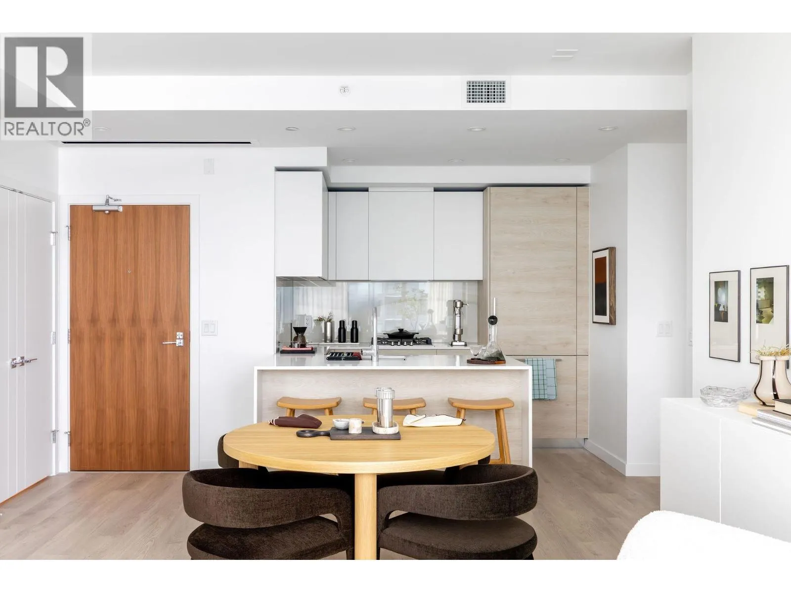 3106 680 QUAYSIDE DRIVE