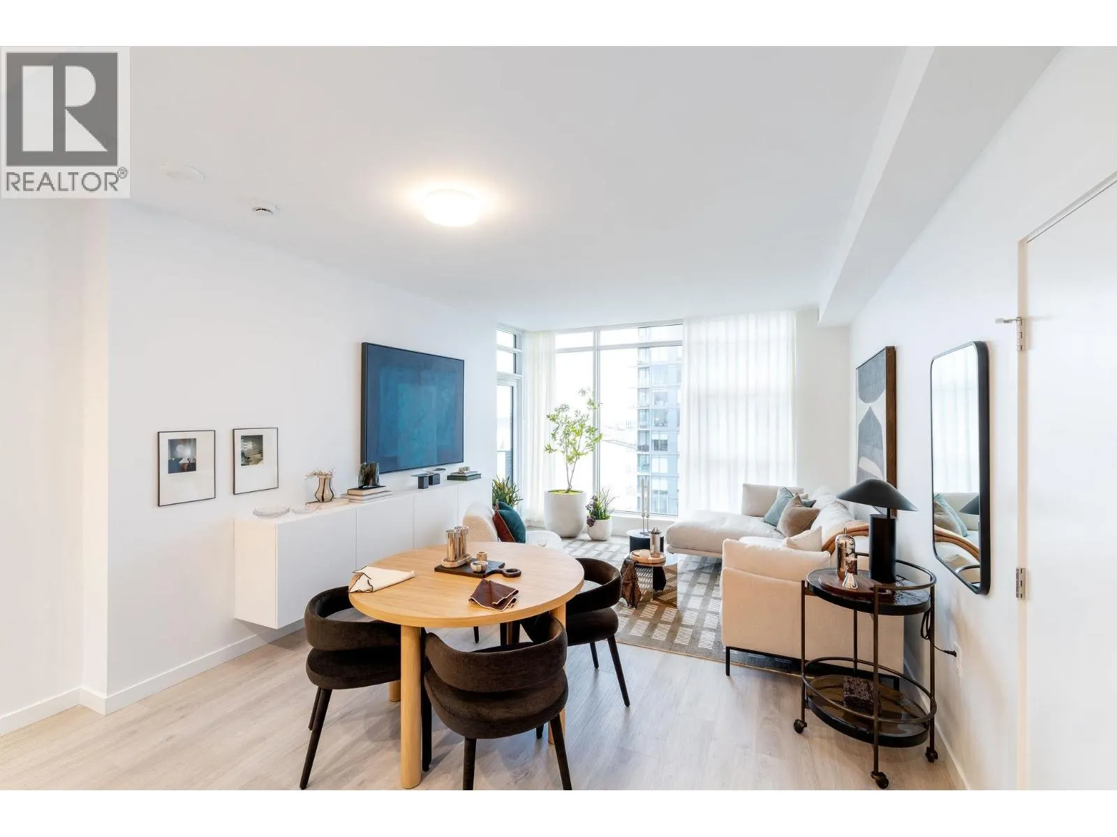 3106 680 QUAYSIDE DRIVE