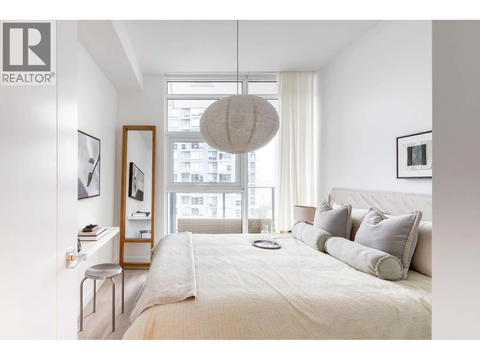 3106 680 QUAYSIDE DRIVE