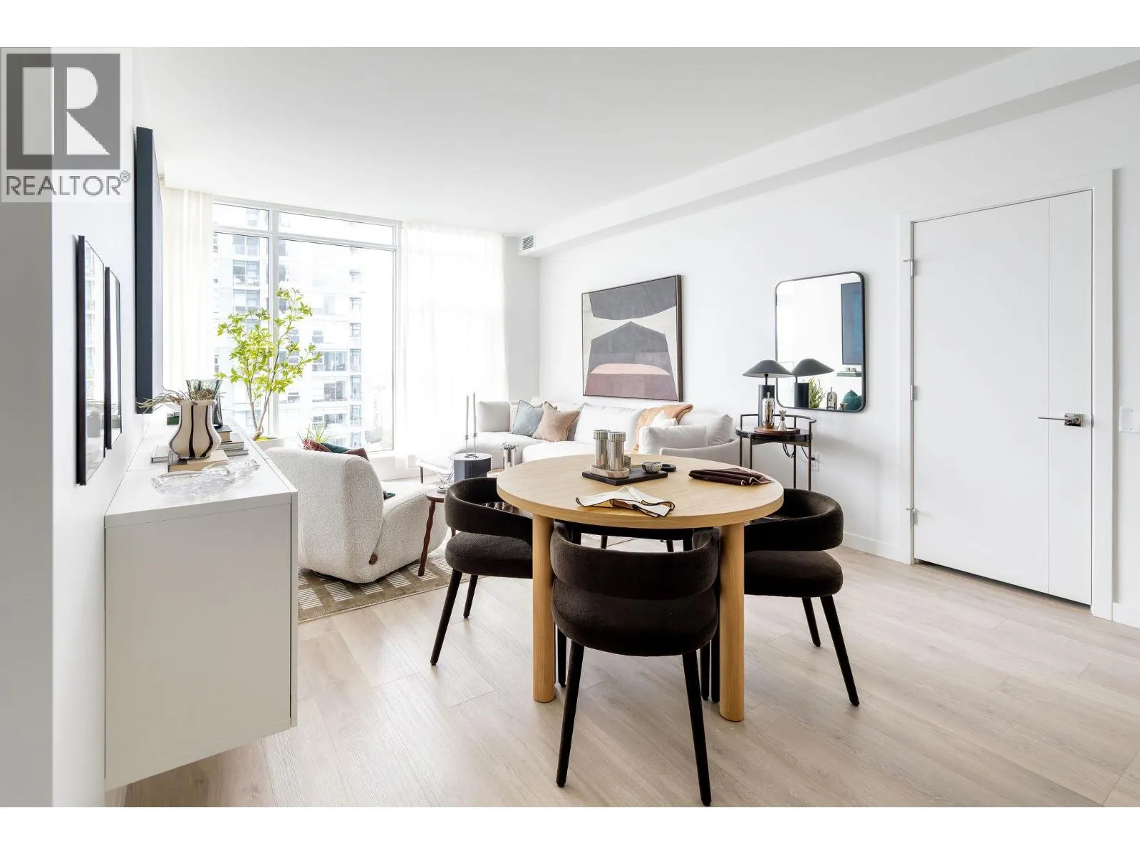 3106 680 QUAYSIDE DRIVE