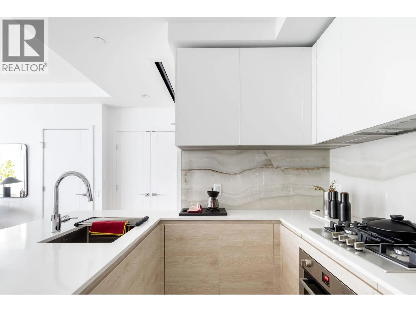 3106 680 QUAYSIDE DRIVE