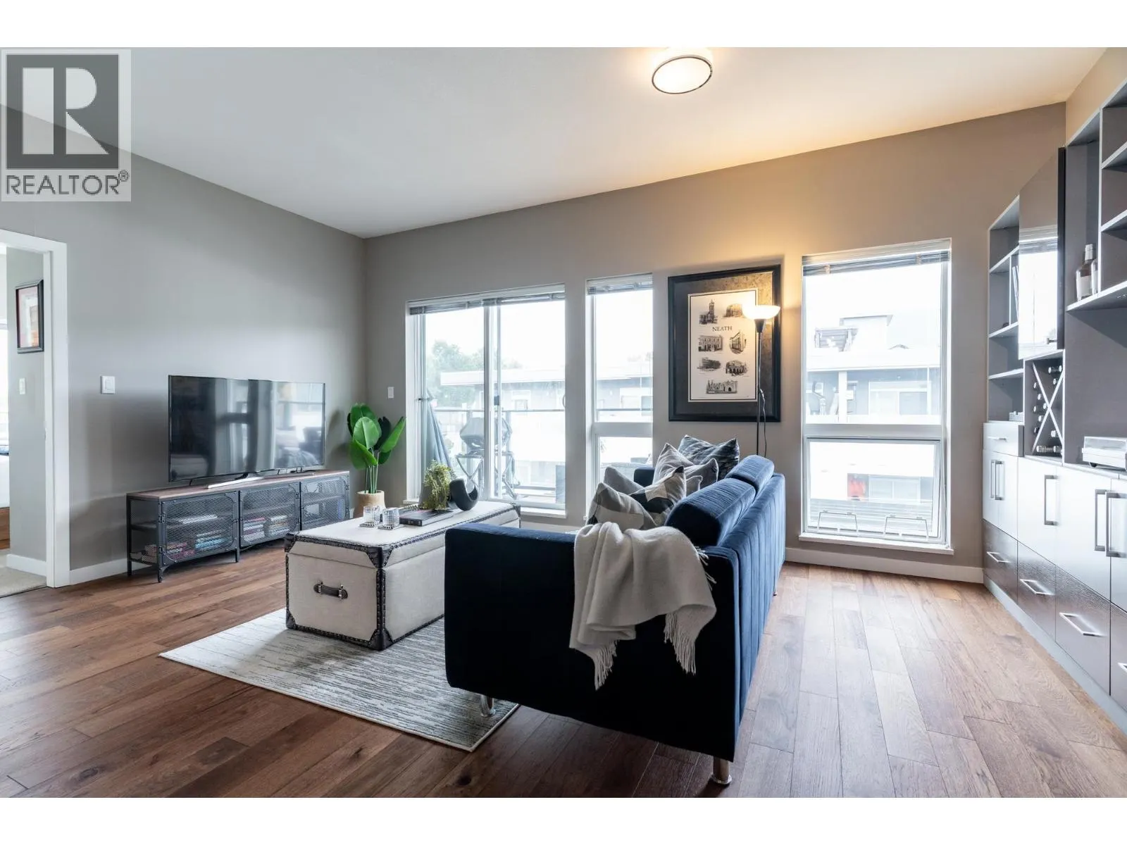 413 317 BEWICKE AVENUE
