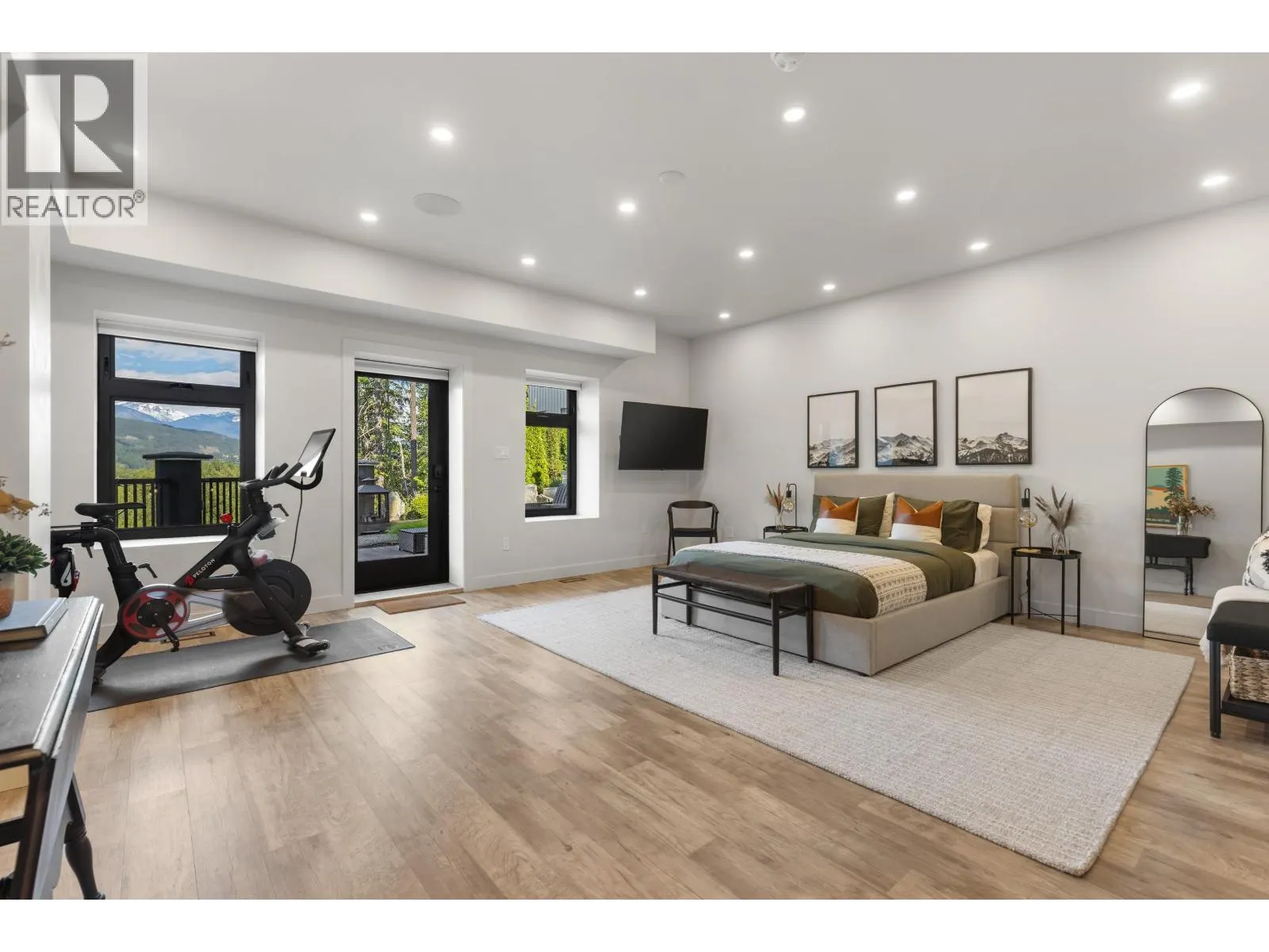 1305 EAGLE DRIVE
