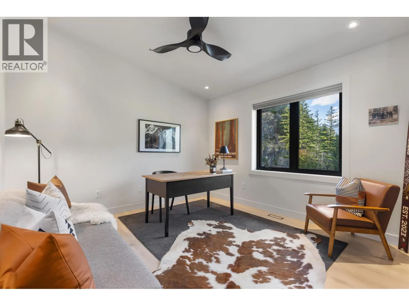 1305 EAGLE DRIVE