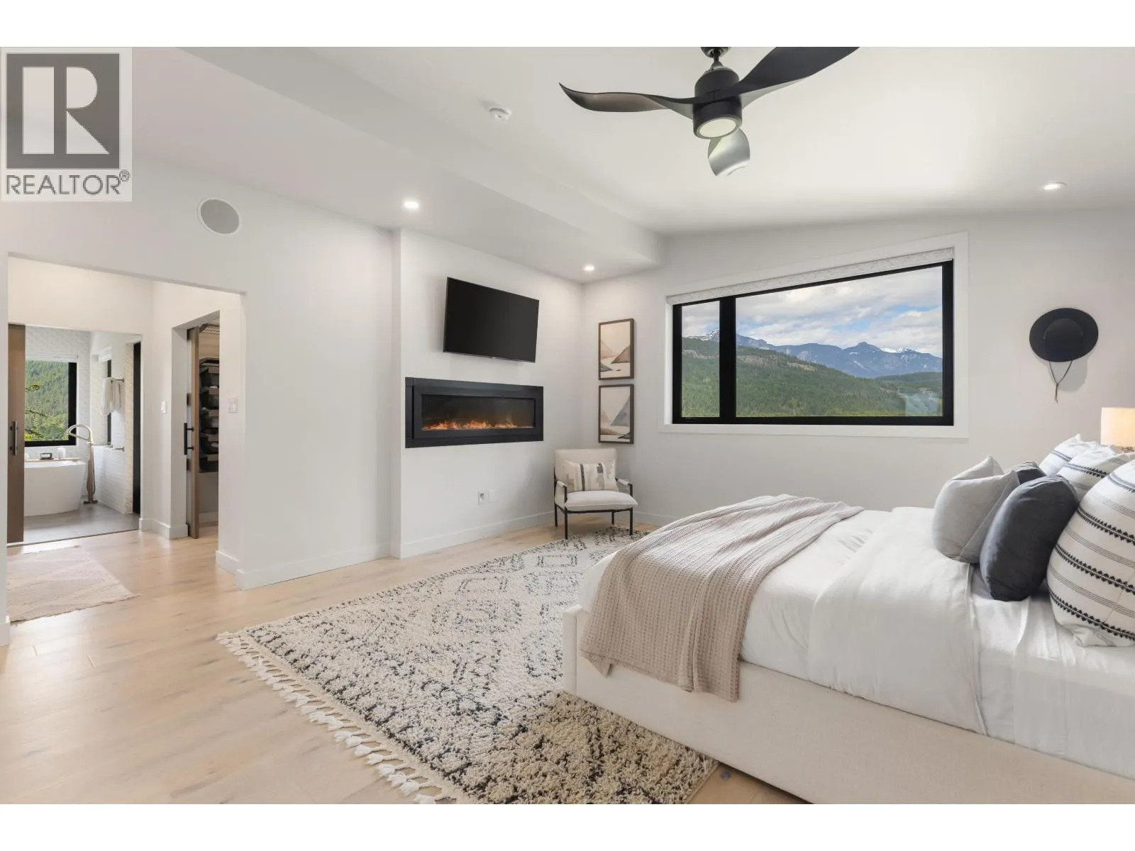 1305 EAGLE DRIVE