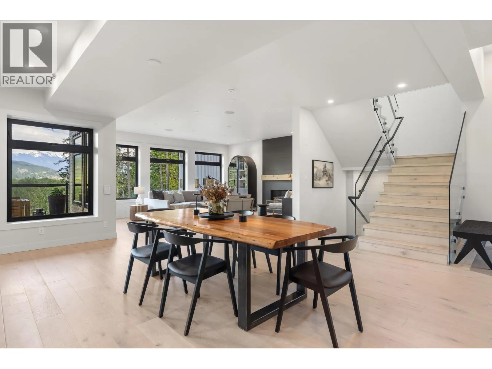 1305 EAGLE DRIVE