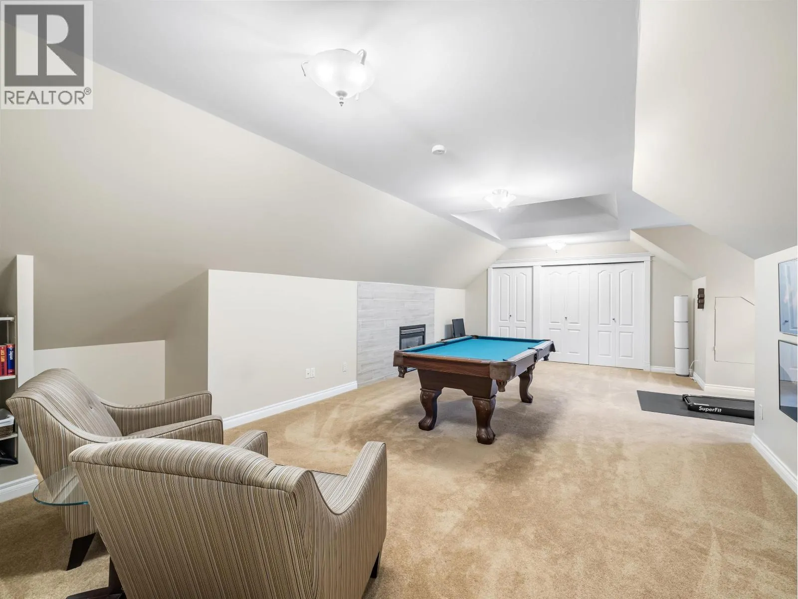 4047 WOODBURY AVENUE